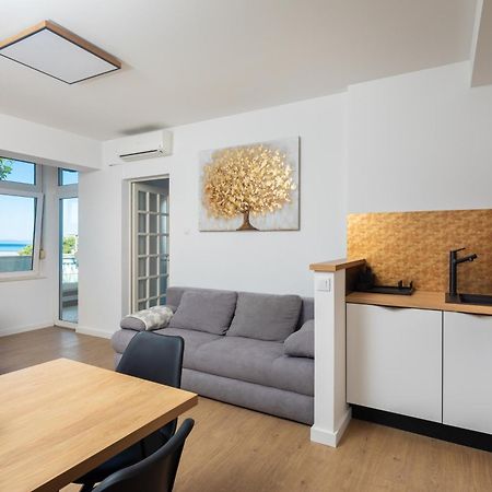 East Side Apartment Omis Bagian luar foto