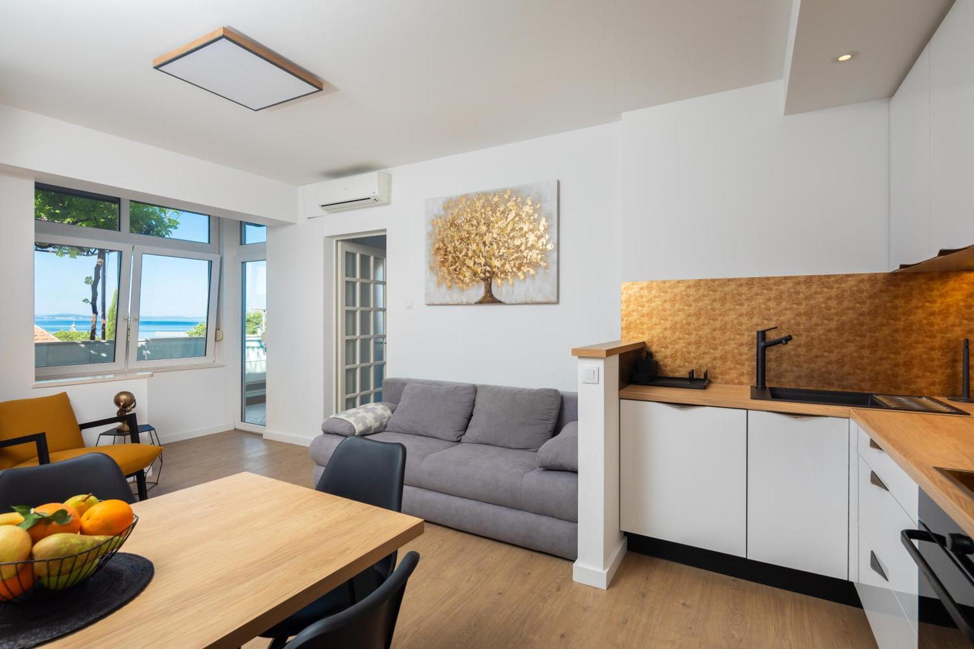 East Side Apartment Omis Bagian luar foto