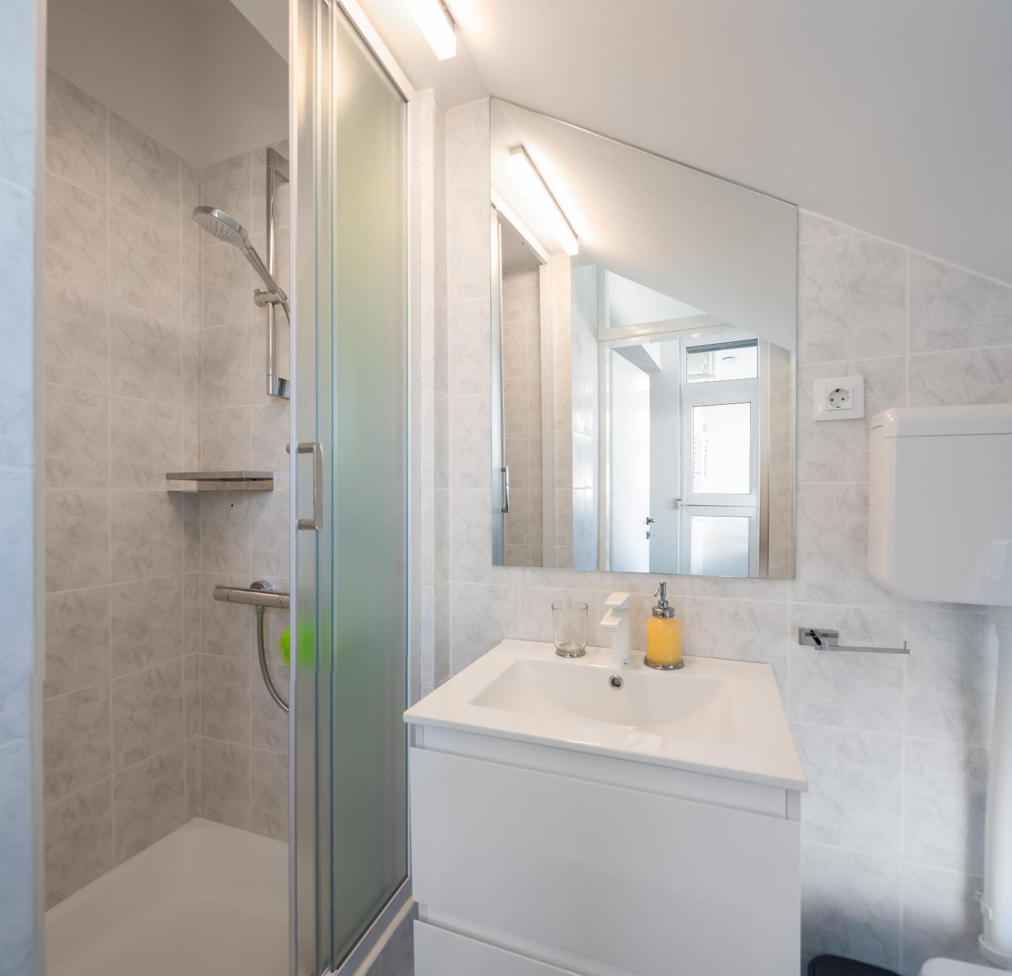 East Side Apartment Omis Bagian luar foto