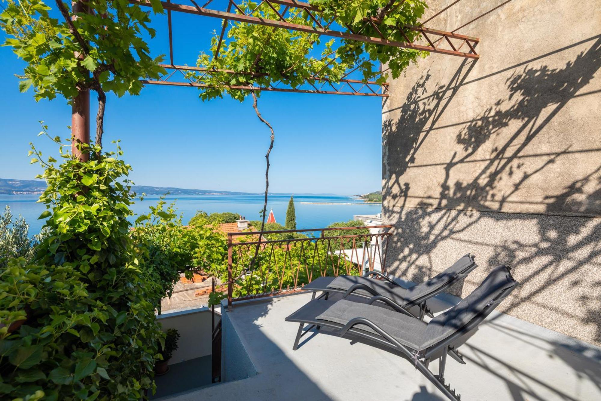 East Side Apartment Omis Bagian luar foto